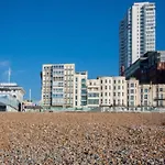 Sea View - 2 Bedroom - West Pier - Brighton Beach