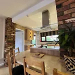 Cooper Avenue 6