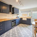 Host & Stay - Pearl Street