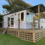 Pearl Shepherds Hut