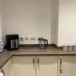 Enjoy An Ensuite Room In A Shared Apartment Close To City Centre