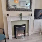 Toffees Townhouse A 2 Bed House In Liverpool 1 Mins Walk To Goodison Park