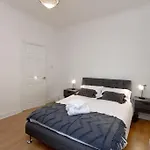 Liverpool Getaway - Modern Private Room