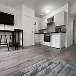 Modern Central 5 Bed Apartment