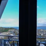 Luxurious Apartment, 180° Beach Views & Parking