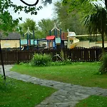 10 Strawberry Hill, Tolroy Manor