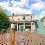 7 Hope Road