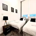 Novanest Lovely Two Bedroom Apartment