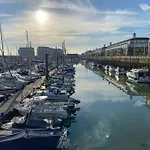 Sea Breeze In Brighton Marina With Free Parking