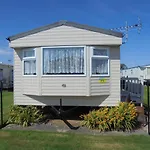 Golden Sands: Richmond Gs:- 6 Berth, Blow Heated, Access To The Beach