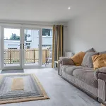 The Garden Lodge - 1 Bedroom Lodge - Tenby