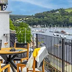 Harbourside 3 - Luxury Riverside Apartment