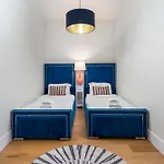 Stunning 3 Bedroom Duplex With Terrace