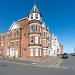 No.18 - Ground Floor Apartment Close To The Beach