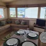 The Meadows 34 - Golden Palm Resort, Pet Friendly, Wifi & Bed Linen - Meadow Lakes Caravan & Lodge Hire
