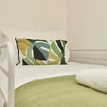 Stunning 3 Bed Penthouse With Sea Views & Parking - The Perfect Choice For Families, Small Groups & Business Travellers - Dog Friendly - Super Fast Wi-Fi - 1000 Mbps