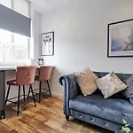 Cosy Coastal Haven 1-Bedroom Apartment In Southend-On-Sea - Southend Stays