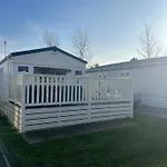 Lovely 2-Bed Cabin In Birchington