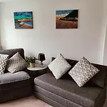 *Close To Beach* One Bedroom Suite With Parking