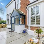 Romantic 1-Bed House In Whitstable Real Gem !