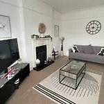 3 Bed Flat+Parking- By Beaches
