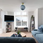 Apres Beach Apartment Sleeps 4 Penzance