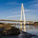 Inviting 3-Bed House In Sunderland Wifi Parking