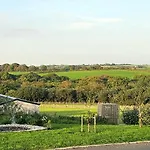 Hot Tub Lodge Cornwall - Meadow Lakes Holiday Park