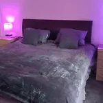 Moden Stylish Large Southsea Apartment With Jacuzzi Bath Sleeps 6