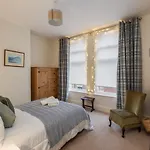 School House -Seaside Retreat With Bay Views