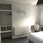Budget Basic Room Mount Pleasant Share Facility R2