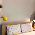 Cheerful 4 Bedroom Townhouse, Side Street Parking