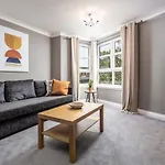 Elms Way No33 - Donnini Apartments