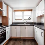 Elms Way No33 - Donnini Apartments