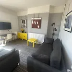 Stunning 4-Br Home Near City Centre