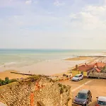 Stunning Cromer Beach House With Sea Views