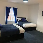 Agapi Apartment - Sea View Sleeps Ten