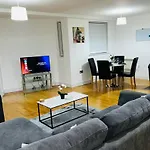 2 Bedroom City Centre Getaway - Duke Street