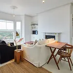 Host & Stay - Parade Dwelling