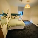 Liverpool City Centre Modern Apartment Fits 6 People