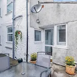 Modernised Townhouse Centrally Located Incl Parking