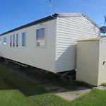 Golden Palm : Le Cottage Gold 8 Berth, Panel Heated