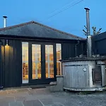 Stable Cottage At Lee Wick Farm Cottages & Glamping