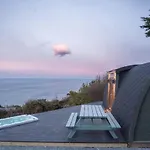 Sea View - Hot Tub