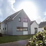 Attractive Pet Friendly Beach House In Westward Ho