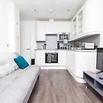 Relaxing Oasis Apartment By The Sea - Double And Sofa Bed