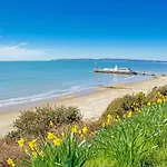 Bournecoast: Modern Flat With Sea Views-Fm6193
