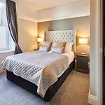 Host & Stay - Endeavour Sails