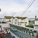 Finest Retreats - Atherfield Apartments No 5 - Sea Views