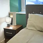 Aesthetic Cosy 2 Bed Apartment